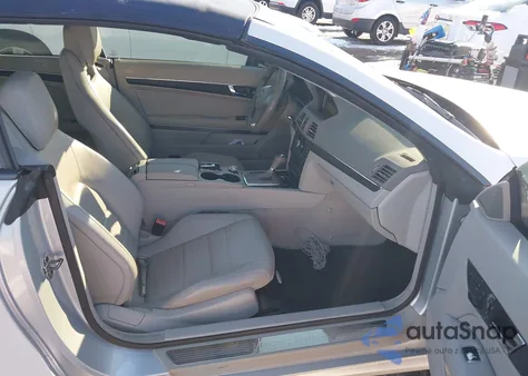 2011 Mercedes-Benz E 550 из США, поврежденный, VIN WDDKK7CF6BF068594